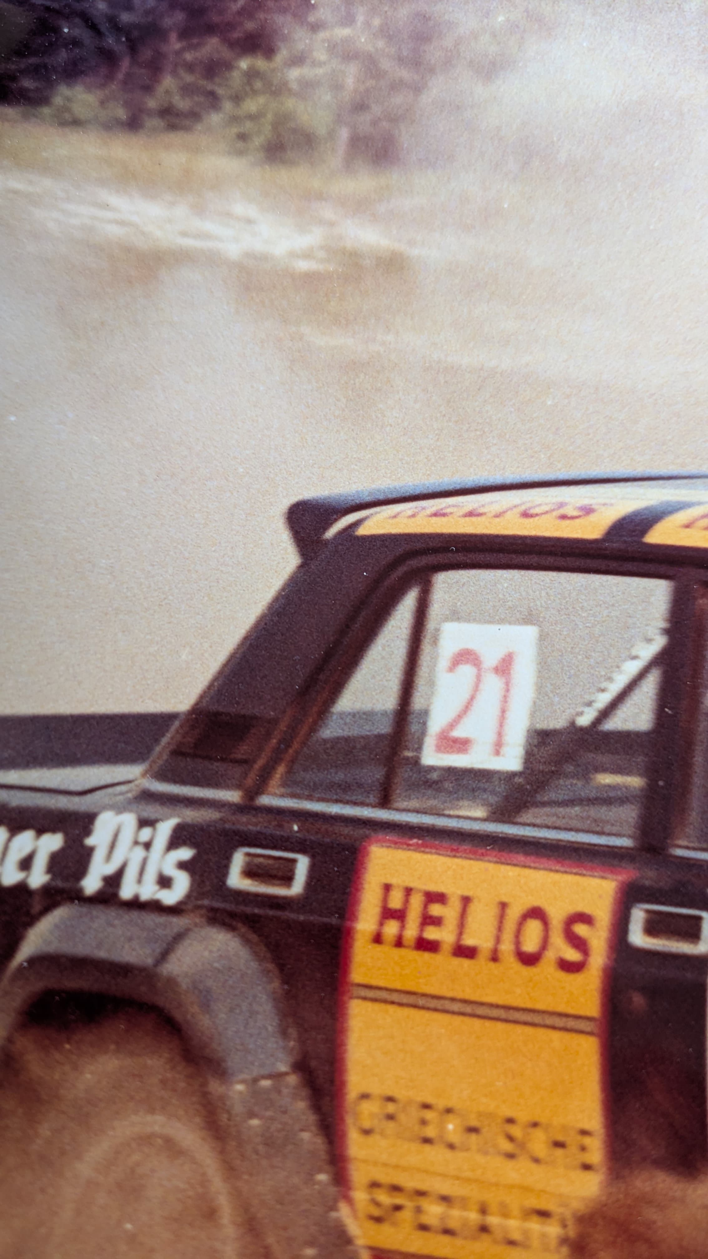 Historischer Rallyeausschnitt mit Startnummer 21