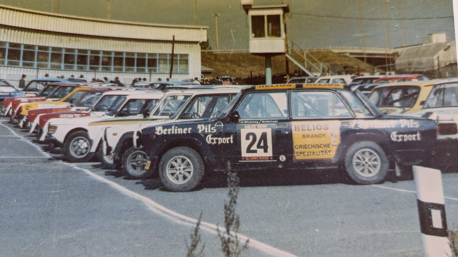 Fahrerlagerfoto mit dem Lada BP 14-35
